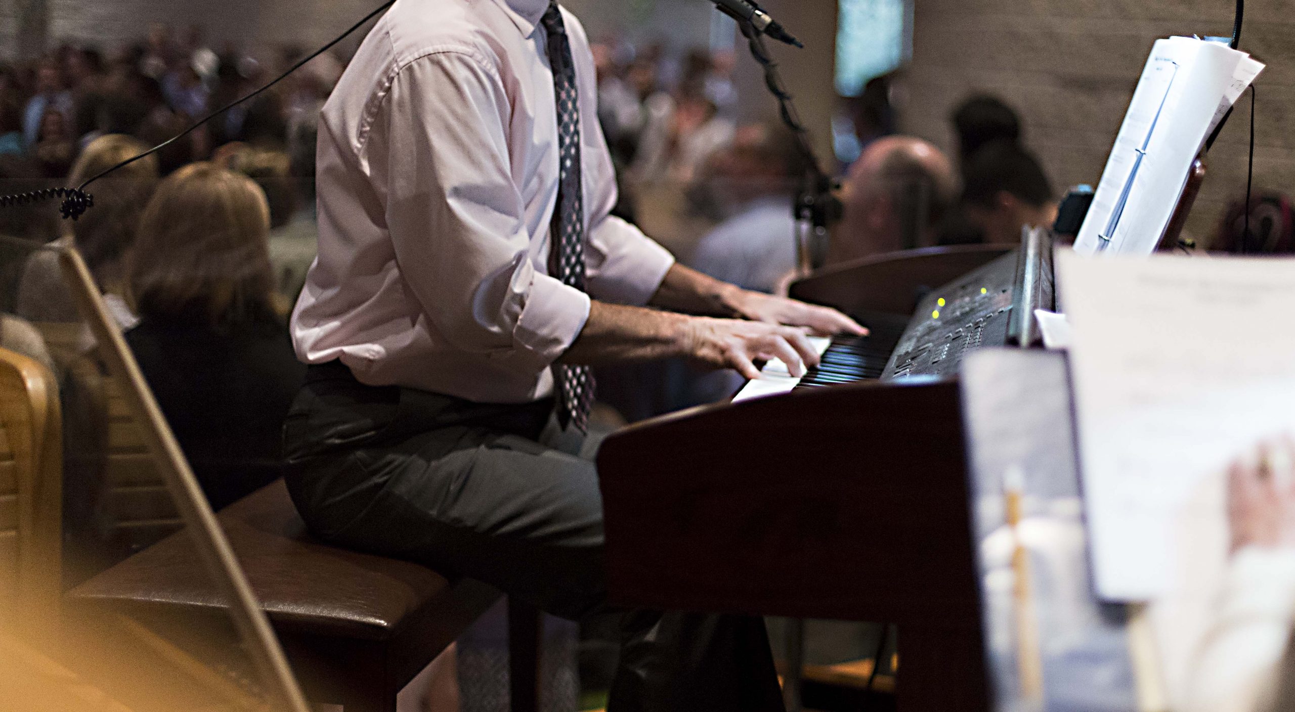 Rod Playing the Piano Image